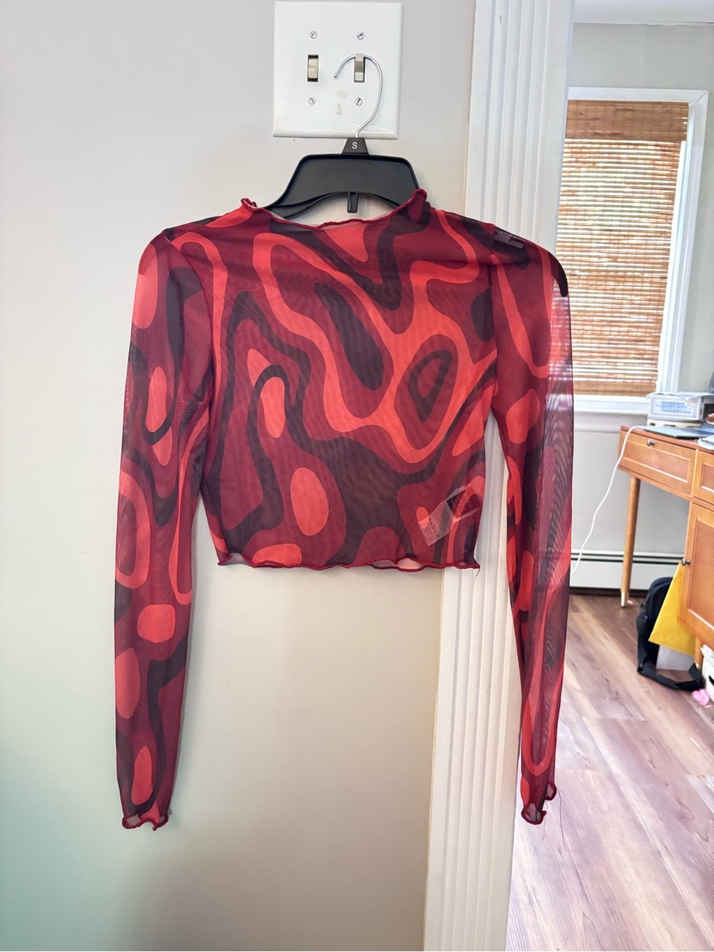 SHEIN Red & Dark Red Abstract Sheer Long-Sleeve Crop Top